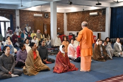 Swami-Ritavan-Bharati-teaching
